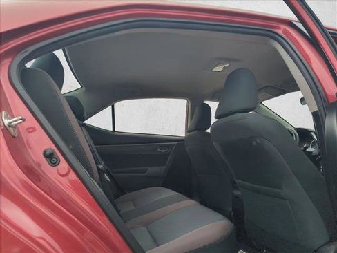 Used 2017 Toyota Corolla LE image 14