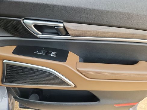 Used 2022 Kia Telluride SX w/ SX Prestige Package image 16