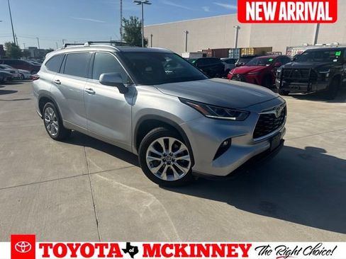Used 2023 Toyota Highlander Limited FWD image 1