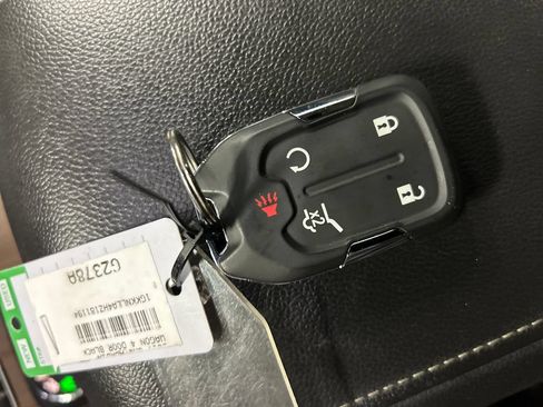 Used 2017 GMC Acadia SLE FWD image 19