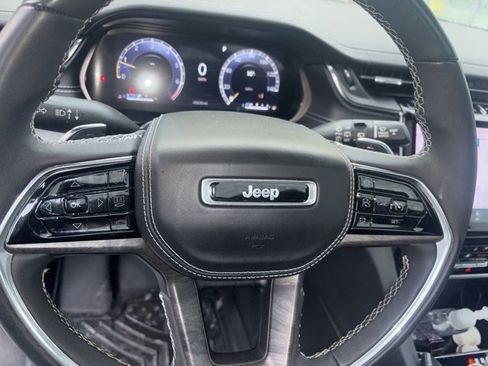 Used 2023 Jeep Grand Cherokee Overland image 6
