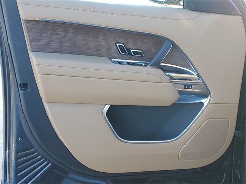 New 2026 Land Rover Range Rover SE image 10
