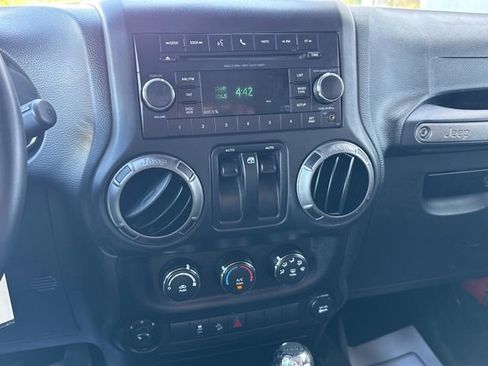 Used 2017 Jeep Wrangler Sport AWD/4WD image 15