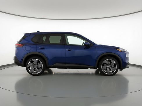 Used 2025 Nissan Rogue SV FWD image 11