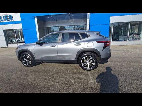 Used 2024 Chevrolet Trax RS w/ Sunroof Package image 6