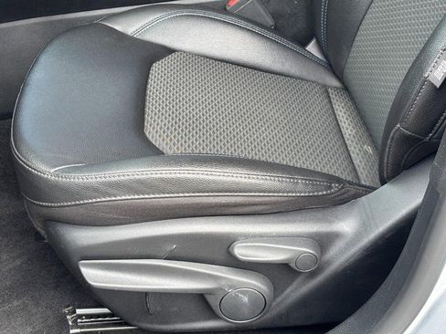 Used 2024 Jeep Compass Latitude image 24