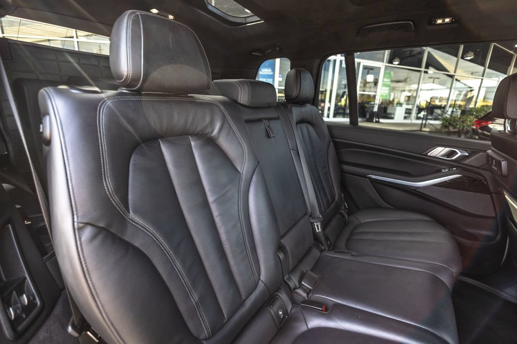 Used 2022 BMW X7 M50i AWD/4WD image 36
