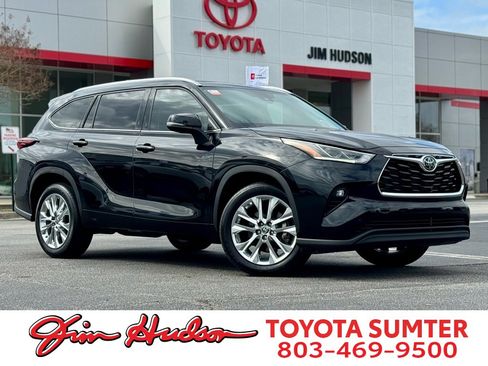 Used 2024 Toyota Highlander Limited image 1