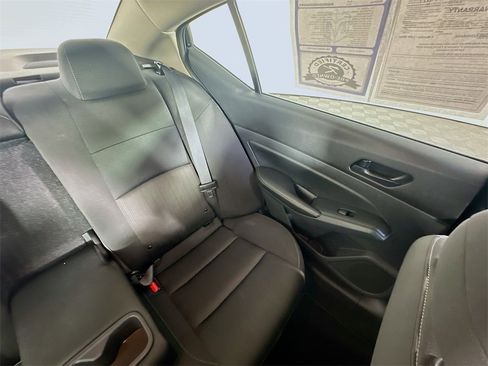 Used 2024 Nissan Altima 2.5 SV image 14