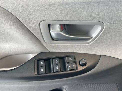 Used 2018 Toyota Sienna LE FWD image 9