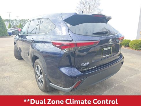 Used 2024 Toyota Highlander XLE image 5