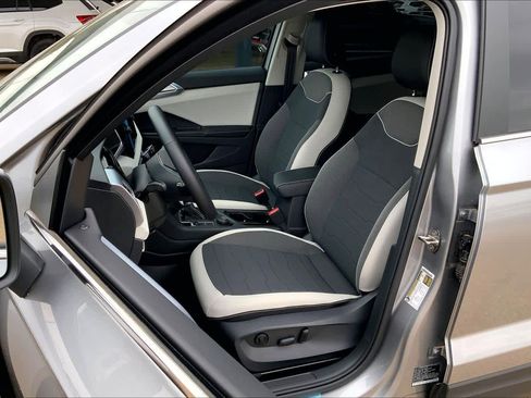 New 2026 Volkswagen Taos SE AWD/4WD image 9