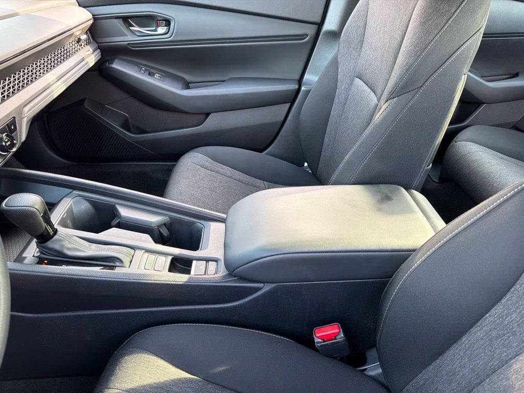 Certified 2023 Honda Accord EX image 13
