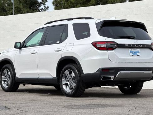 Certified 2026 Honda Pilot EX-L image 6