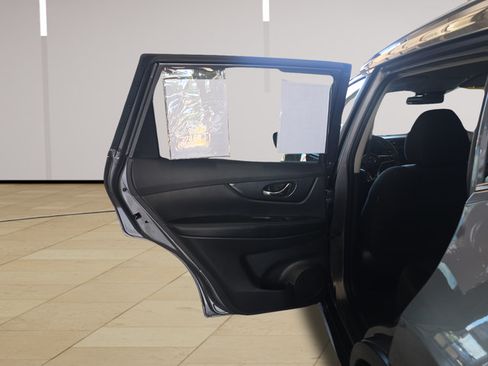 Used 2019 Nissan Rogue SV AWD/4WD image 23