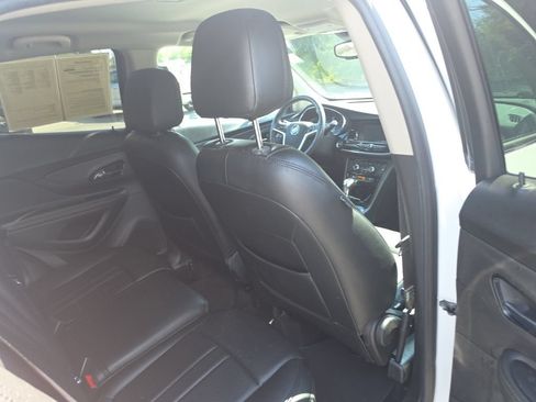 Used 2022 Buick Encore Preferred FWD image 30