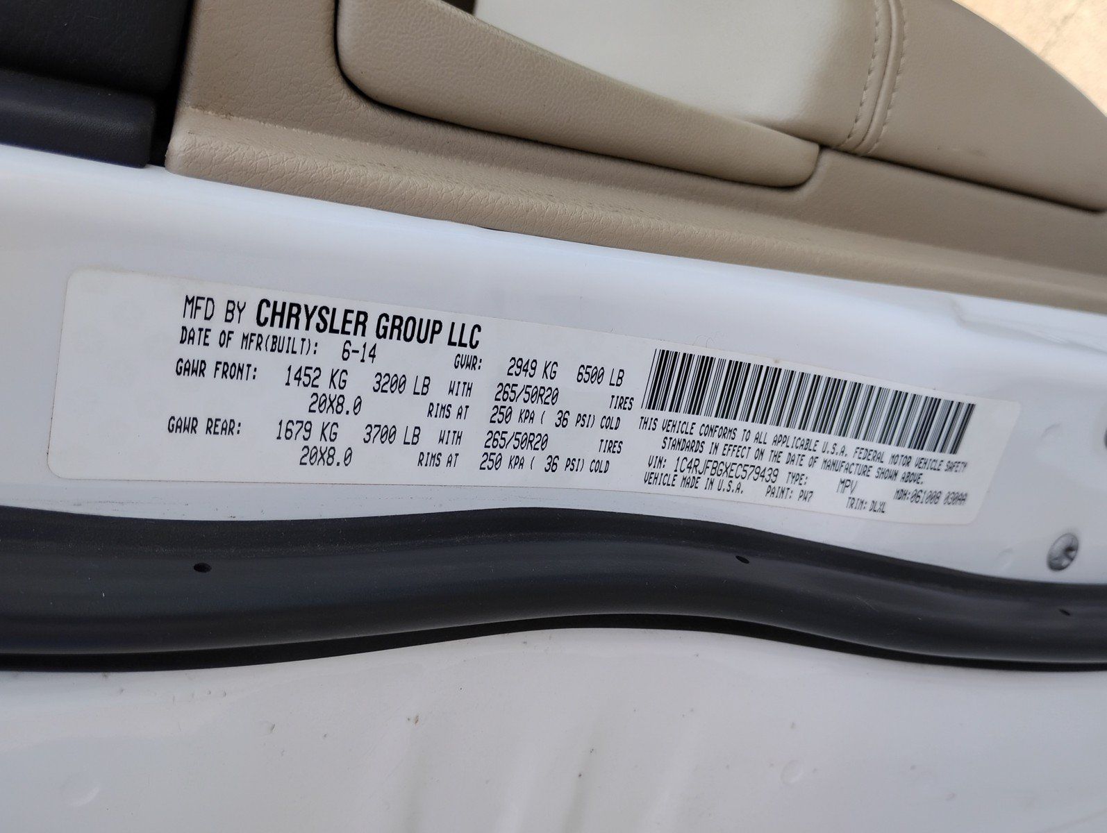 Used 2014 Jeep Grand Cherokee Limited w/ Luxury Group II AWD/4WD image 32