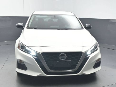 Used 2019 Nissan Altima 2.5 SR FWD image 3