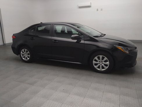 Used 2025 Toyota Corolla LE FWD image 11