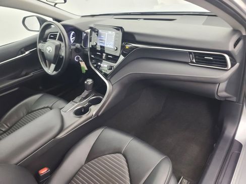 Used 2024 Toyota Camry SE image 15
