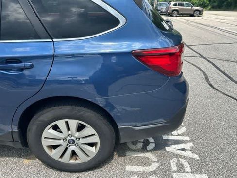 Used 2019 Subaru Outback 2.5i Premium AWD/4WD image 12