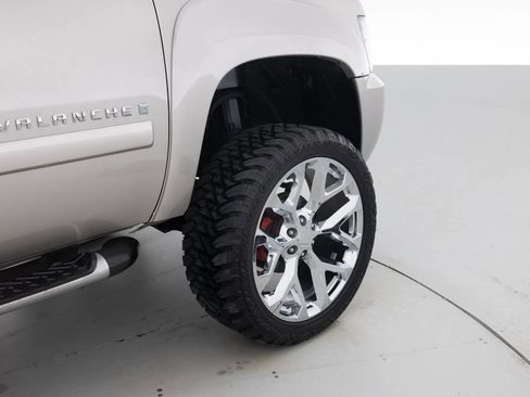Used 2007 Chevrolet Avalanche LT w/ LT Preferred Equipment Group AWD/4WD image 19