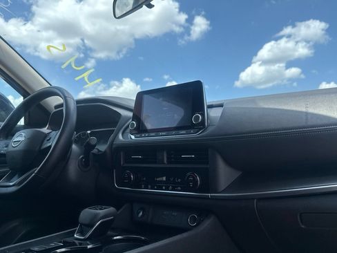 Used 2025 Nissan Rogue SV AWD/4WD image 26