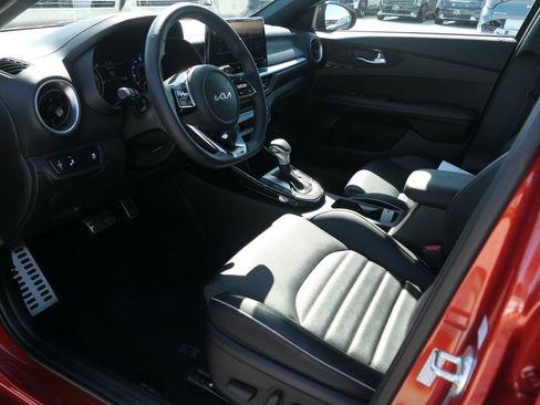 Used 2023 Kia Forte GT-Line w/ GT-Line Premium Package FWD image 13