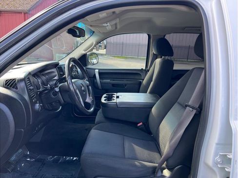 Used 2010 Chevrolet Silverado 1500 LT image 2