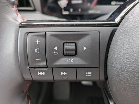 Used 2025 Nissan Kicks SR AWD/4WD image 24