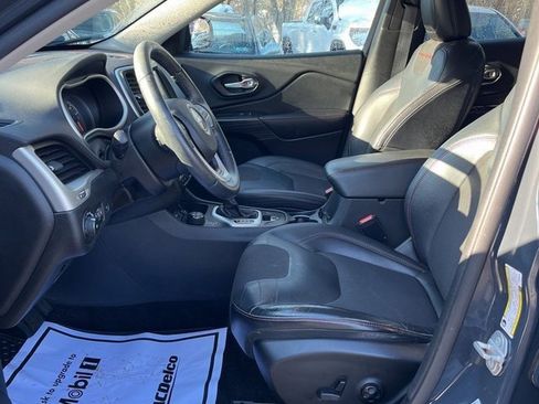 Used 2016 Jeep Cherokee Trailhawk w/ Comfort/Convenience Group image 5