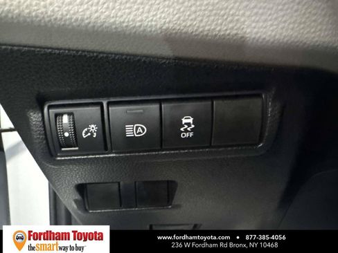 Used 2026 Toyota Corolla Cross L AWD/4WD image 19