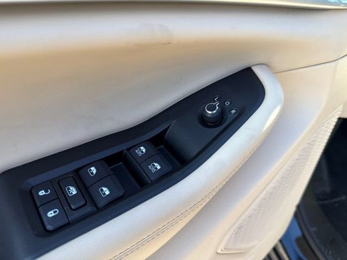 Used 2025 Jeep Grand Cherokee Limited AWD/4WD image 14