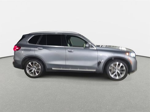 Used 2025 BMW X5 xDrive40i image 4