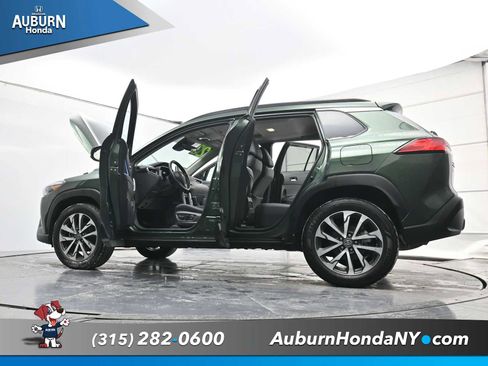Used 2023 Toyota Corolla Cross XLE image 34