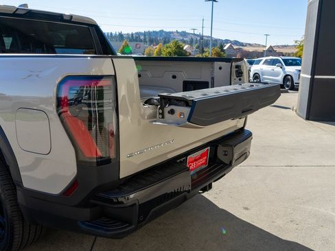 New 2026 GMC Sierra EV Elevation w/ LPO, Elevation Dark Package image 29