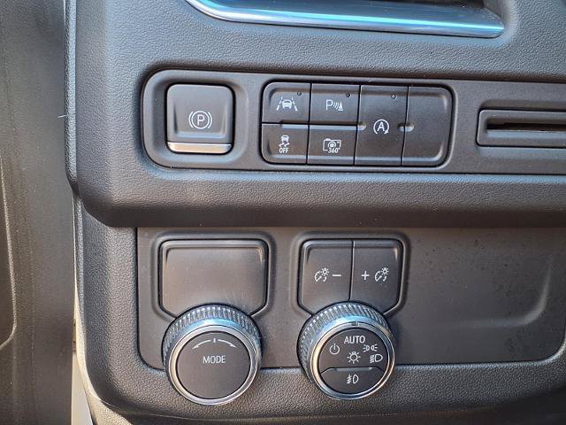Used 2023 GMC Yukon SLT w/ SLT Premium Package RWD image 15