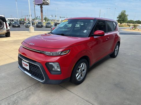 Used 2022 Kia Soul LX w/ Technology Package FWD image 5