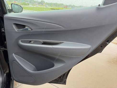 Used 2020 Chevrolet Bolt LT FWD image 28