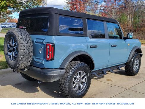 Used 2022 Ford Bronco Badlands image 3