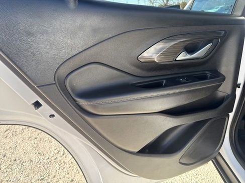 Used 2024 GMC Terrain SLE image 21