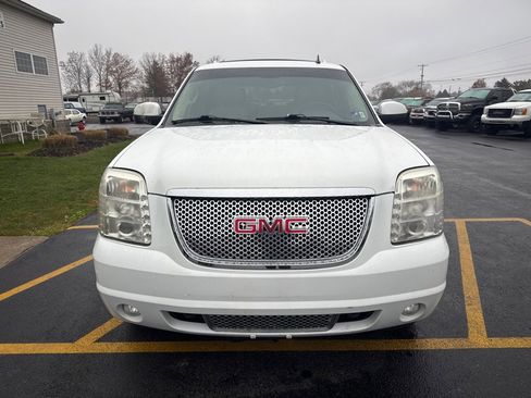 Used 2011 GMC Yukon Denali image 3