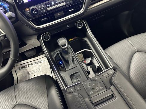 Used 2025 Toyota Grand Highlander Limited image 40