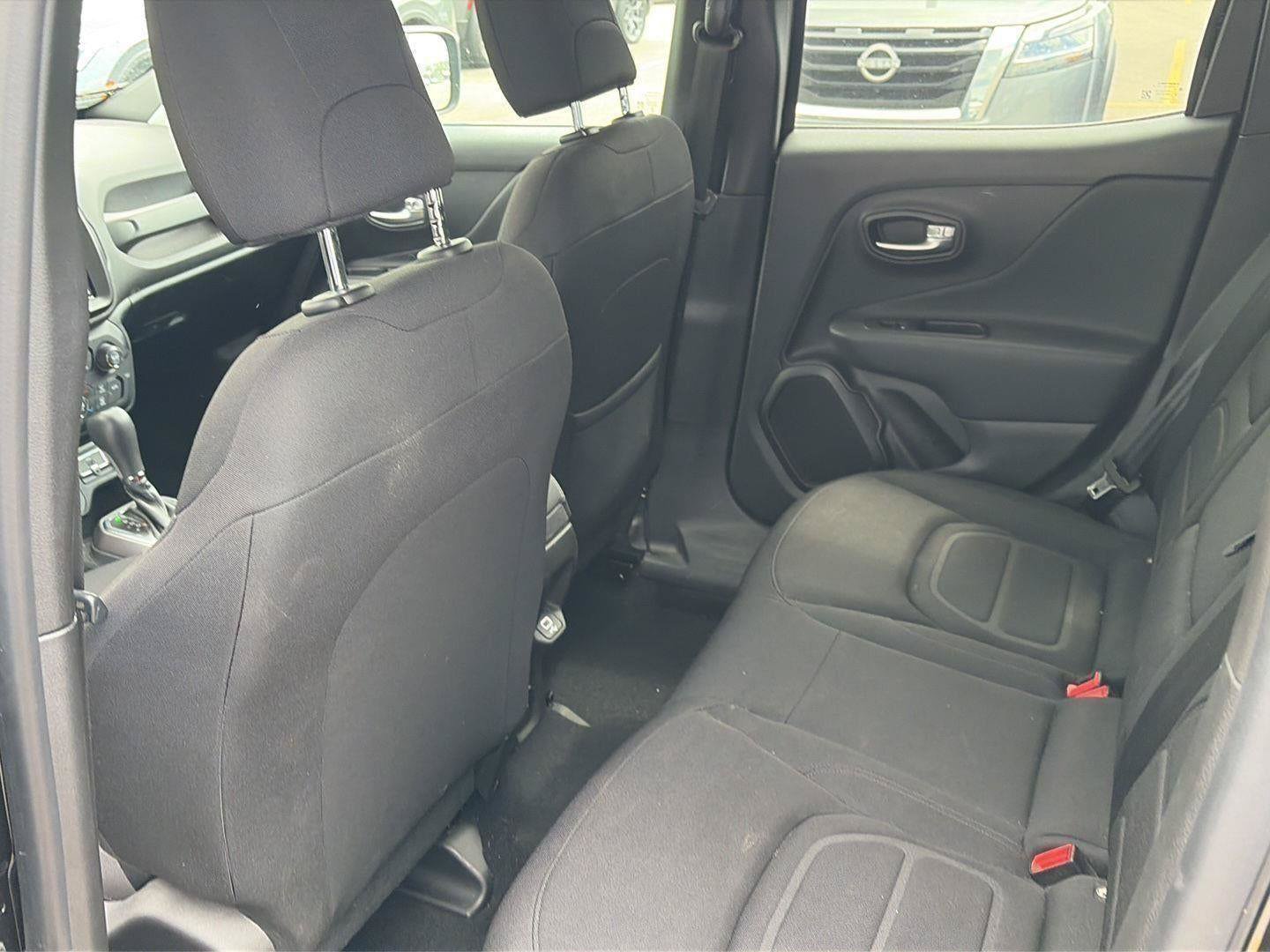 Used 2022 Jeep Renegade Latitude w/ Convenience Group AWD/4WD image 58