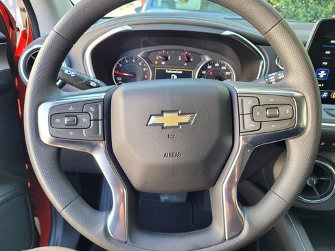Used 2025 Chevrolet Blazer LT AWD/4WD image 12