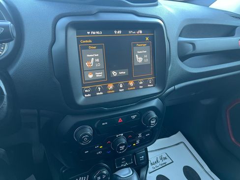 Used 2019 Jeep Renegade Trailhawk w/ UConnect 8.4 Nav Group image 15