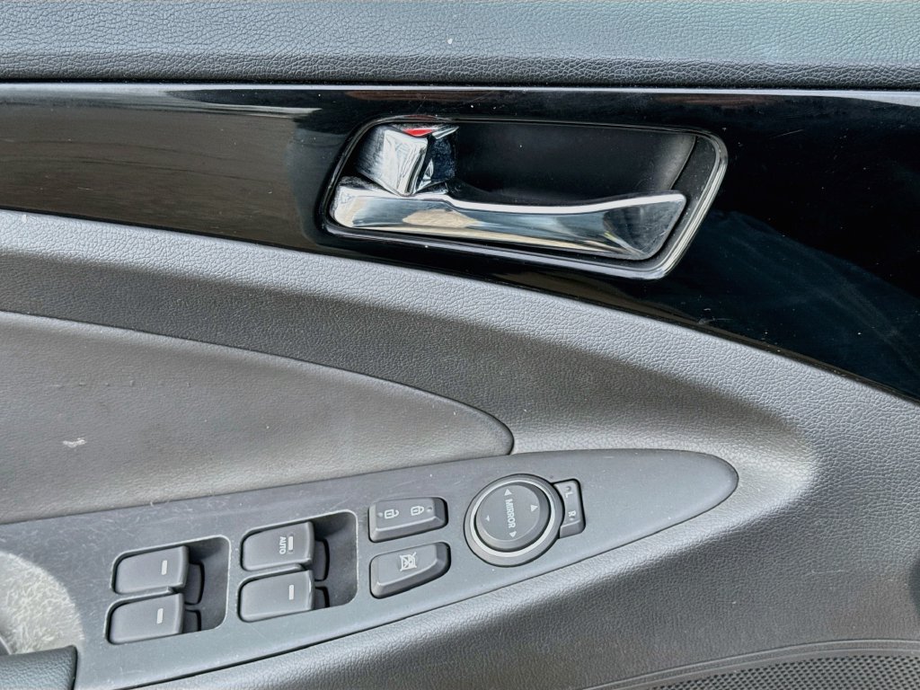 Used 2013 Hyundai Sonata Limited FWD image 19