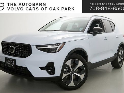 Certified 2026 Volvo XC40 B5 Plus AWD/4WD image 1