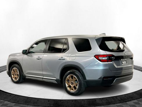Used 2024 Honda Pilot EX-L image 3