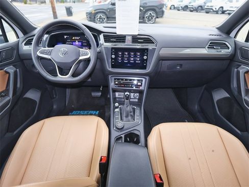 Certified 2022 Volkswagen Tiguan SE image 15